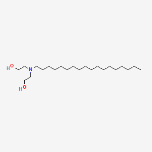 Stearyldiethanolamine