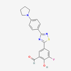 3-Fluoro-2-hydroxy-5-(3-(4-(pyrrolidin-1-yl)phenyl)-1,2,4-thiadiazol-5-yl)benzaldehyde