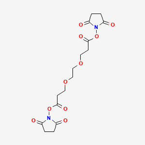 Bis(2,5-dioxopyrrolidin-1-yl) 3,3'-(ethane-1,2-diylbis(oxy))dipropionate
