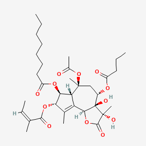 (3S,3aR,4S,6S,6aR,7S,8S,9bS)-6-Acetoxy-4-(butyryloxy)-3,3a-dihydroxy-3,6,9-trimethyl-8-(((Z)-2-methylbut-2-enoyl)oxy)-2-oxo-2,3,3a,4,5,6,6a,7,8,9b-decahydroazuleno[4,5-b]furan-7-yl octanoate